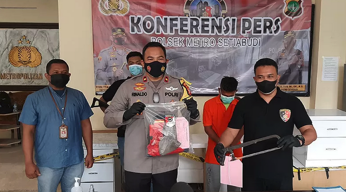 Ada-ada Saja, Besi Fondasi Jalur Monorel Rasuna Said di Gergaji