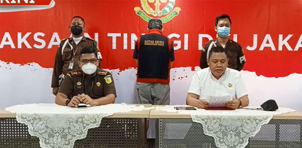 Tangkapan layar Asisten tindak pidana khusus (Aspidsus) Kejati DKI Jakarta Abdul Qohar AF saat menyampaikan keterangan pers penangkapan tersangka korupsi penyaluran fasilitas kredit usaha rakyat (KUR), Selasa, (31/8/2021).