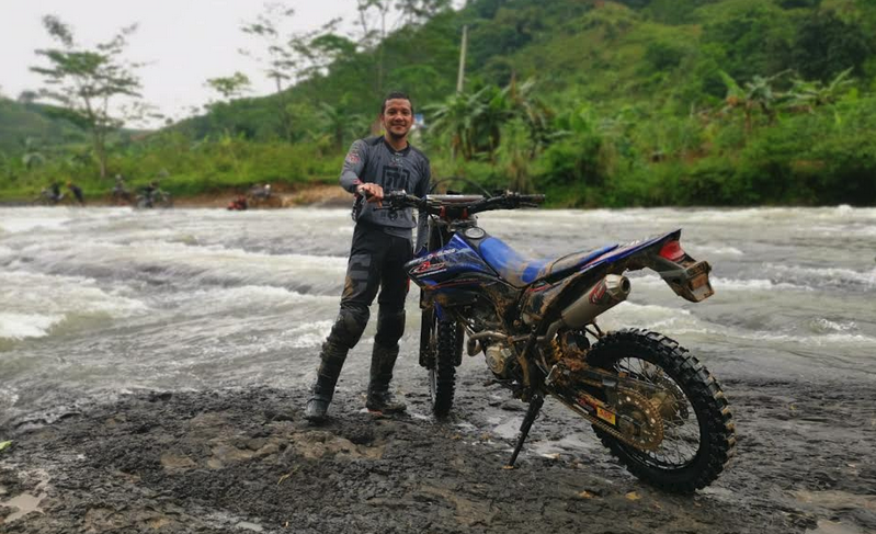 Jadi Inspirasi, Rey Ratukore Enjoy Trabasan Pakai WR 155 R. foto : ist
