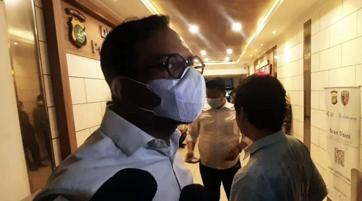 Haris Azhar penuhi panggilan penyidik Polda Metro Jaya, Selasa (18/1/2022).