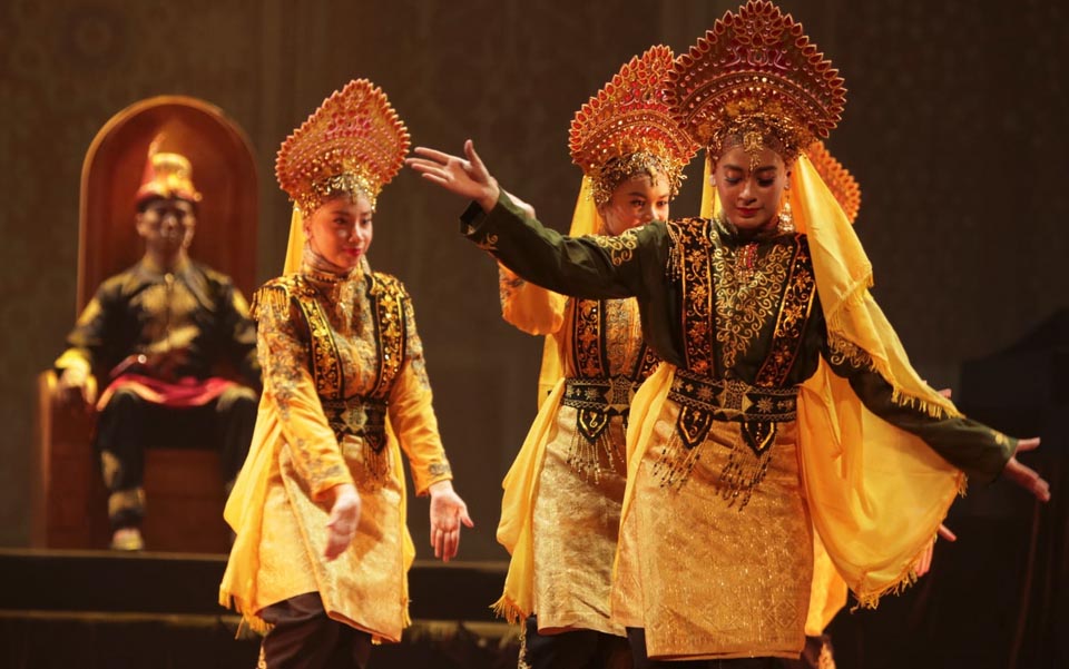 Penampilan Drama Musikal ”Keumalahayati - Laskar Inong Balee” di di Teater Jakarta, Taman Ismail Marzuki. foto : istimewa