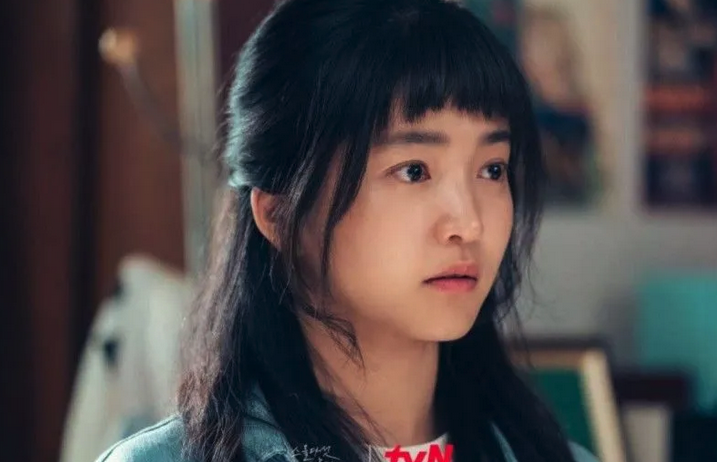 Kim Tae-ri dalam serial TV "Twenty Five Twenty One". foto : IMDB