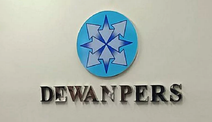 Logo Dewan Pers di Ruang Sabam Leo Batubara Gedung Dewan Pers Jakarta.