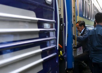 Presiden Jokowi menaiki Kereta Luar Biasa yang berangkat dari peron 4 Stasiun Przemysl Glowny di kota Przemysl, Polandia, menuju Kyiv, Ukraina pada Selasa (28/6/2022). ANTARA/Muchlis Jr - Biro Pers Sekretariat Presiden
