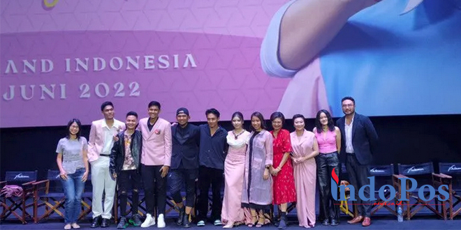 Para pembuat dan pemain film "My Sassy Girl" dalam jumpa pers dan gala premiere di Jakarta, Jumat (17/6/2022).