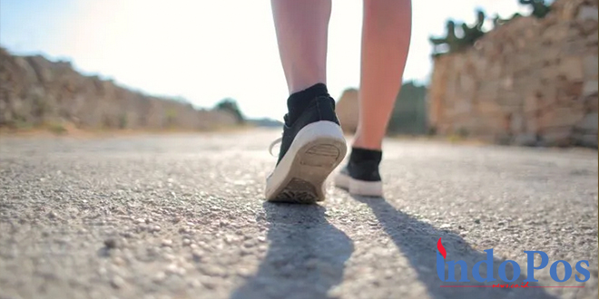 Ilustrasi orang berjalan kaki (indoposnews/pexels)