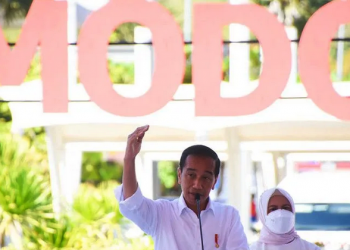 Presiden Joko Widodo memberikan sambutan saat meresmikan Perluasan Bandar Udara Internasional Komodo di Labuan Bajo, Manggarai Barat, Nusa Tenggara Timur, Kamis (21/7/2022).