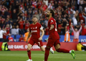 Penyerang Liverpool Mohamed Salah merayakan gol yang dicetaknya ke gawang Manchester City lewat titik putih dalam laga Community Shield 2022 di Stadion King Power, Leicester, Inggris, Sabtu (30/7/2022) waktu setempat.