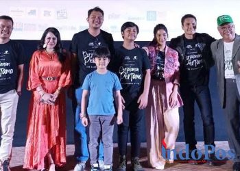 pemain film Perjalanan Pertama menggelar jumpa pers di XXI Epicnetrum,, Jakarta, Kamis (7/6)