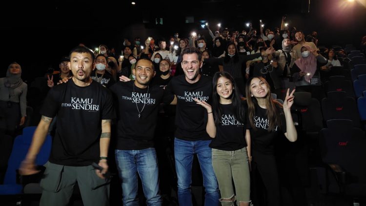 Film Kamu Tidak Sendiri Tayang di Bulan Agustus