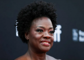 Viola Davis saat menghadiri pemutaran perdana global "The Woman King" di Festival Film Internasional Toronto (TIFF) di Toronto, Ontario, Kanada, (09/09/2022).