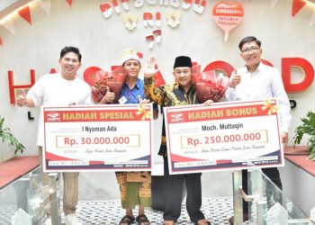 Anugerahkan 250 Juta dan 30 Juta Rupiah Easy Shopping Bantu Biaya Pernikahan Anak Pelanggan