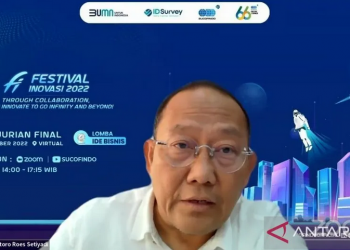 Tangkapan layar Direktur Utama PT Sucofindo Mas Wigrantoro Roes Setiyadi dalam acara penjurian final lomba ide bisnis Sucofindo secara daring, Rabu (19/10/2022). ANTARA/Adimas Raditya