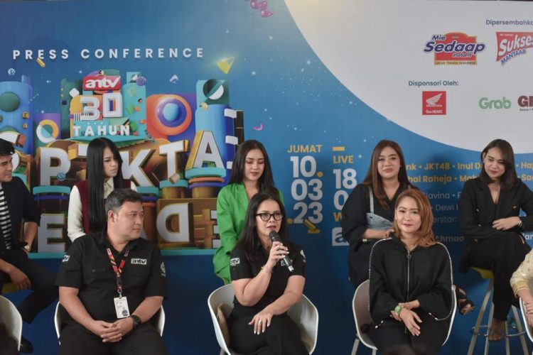 ANTV menghadirkan Kerajaan Cakrawala yang dipimpin pasangan romantis Adam Suseno dan Inul Daratista saat merayakan ulang-tahunnya ke-30. Panggung spektakuler ulang-tahun tiga dekade ANTV akan disiarkan langsung, Jumat (10/3/2022) mulai pukul 18.00 WIB. (Dokumentasi ANTV)