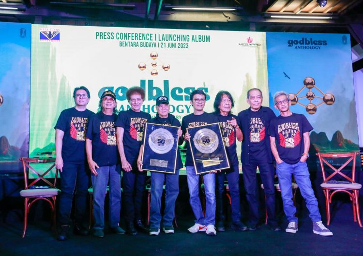 GOD BLESS Luncurkan Album ‘ANTHOLOGY’ di Usia Emas