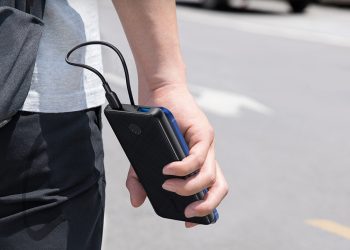 Tipis, Anker Persenjatai Power Bank Output 20 Watt