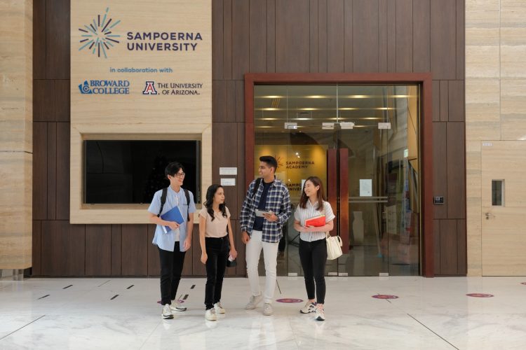 Alumnus Sampoerna University Pecahkan Rekor Skor Tertinggi Asia Tenggara