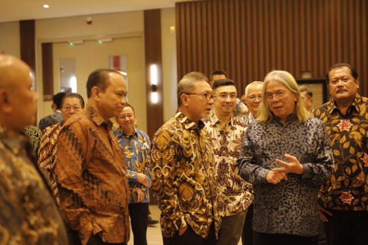 Dongkrak Kompetensi Industri, Dua Menteri Sidak Pusat Data DCI Indonesia