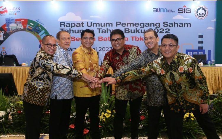 Meroket 57 Persen, Semen Baturaja Bungkus Laba Rp121 Miliar