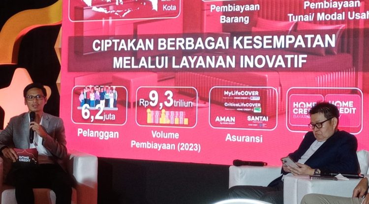 Cerdaskan Masyarakat, Home Credit Tebar Buku Saku Literasi Keuangan 