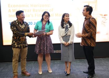 Pasar Fluktuatif, Investor Tunggu Laporan Keuangan Medio 2024