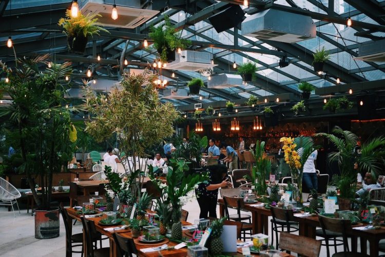 Drop 488 Persen, Restoran Wulan Guritno Boncos Rp6,95 Miliar