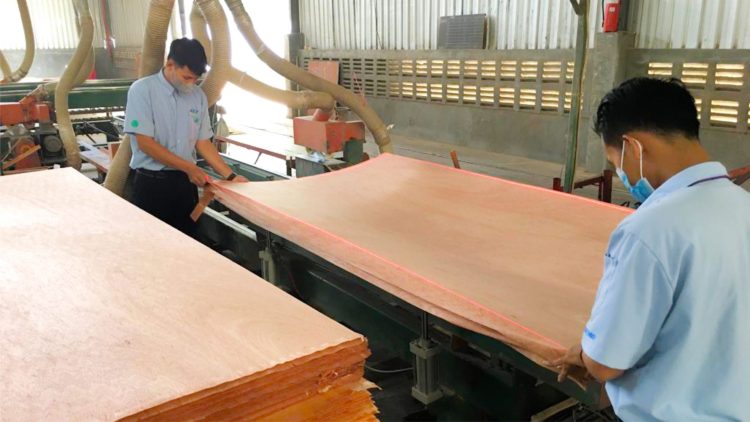 Beli Bahan Baku, Wijaya Timber Ngebound Eximbank Rp100 Miliar