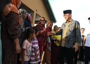 Mendes Yandri saat melakukan kunjungan kerja ke Desa Biringala, Kecamatan Barombong, Kabupaten Gowa, Provinsi Sulawesi Selatan, Senin (18/11/2024).