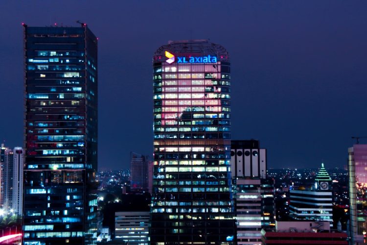Jual Saham XL, Axiata Investmenst Raup Rp7,6 Triliun