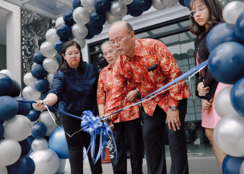 Yogia Sembiring, Pionir Buku Bilingual yang Tumbuh di Era Gempuran Digital