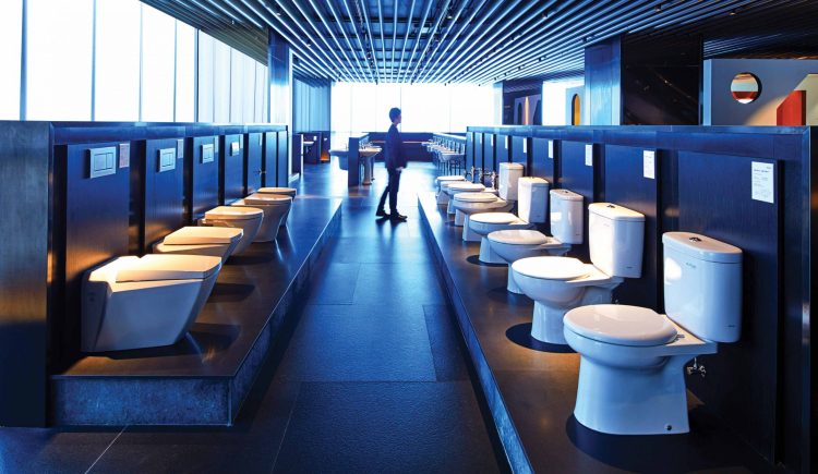 Produsen Dudukan Toilet Bagi Dividen Rp247 Miliar, Berminat?