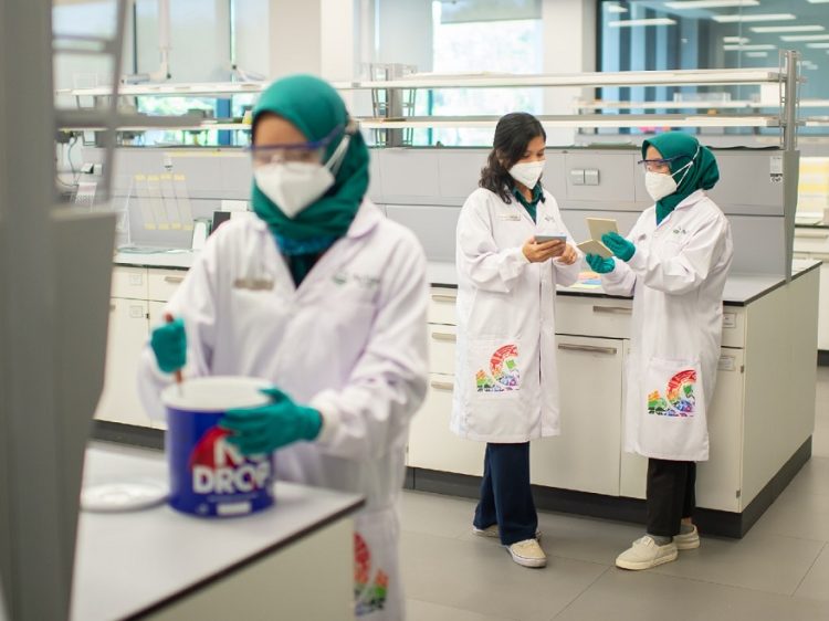 Lolos FTSE Russell, Saham Avian Brands Longsor