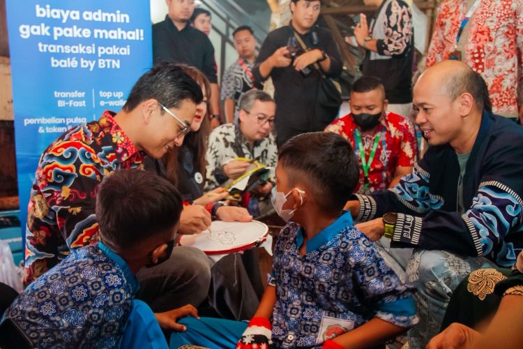 Hari Batik Nasional, BTN Dongkrak Literasi Keuangan UMKM
