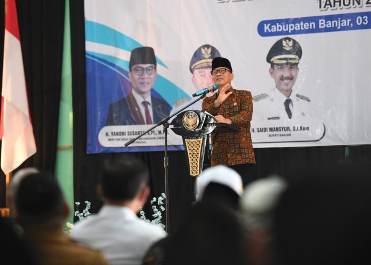 Menteri Desa, Pembangunan Daerah Tertinggal, dan Transmigrasi (Mendes PDTT) Yandri Susanto mencanangkan Gerakan Desa Bersinar (Desa Bersih Narkoba )dan Pelatihan Peningkatan Kapasitas Anggota Badan Permusyawaratan Desa (BPD) se-Kalimantan Selatan. (ist)