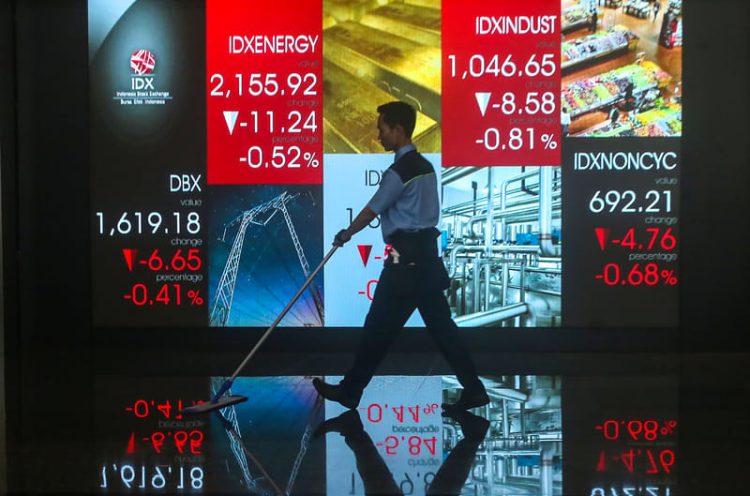 Mengekor IHSG, Saham-saham Ini Ikut Berguguran