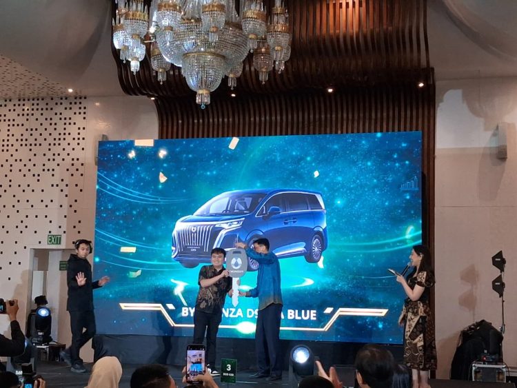 KISI Challenge Sukses, Nasabah Bawa Pulang BYD Denza D9 dan Hermès Birkin 25