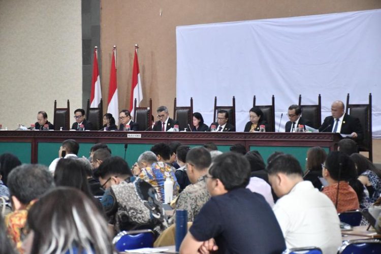 Melanggar! KPPU Hukum 97 Pelaku Pinjol Rp755 Miliar